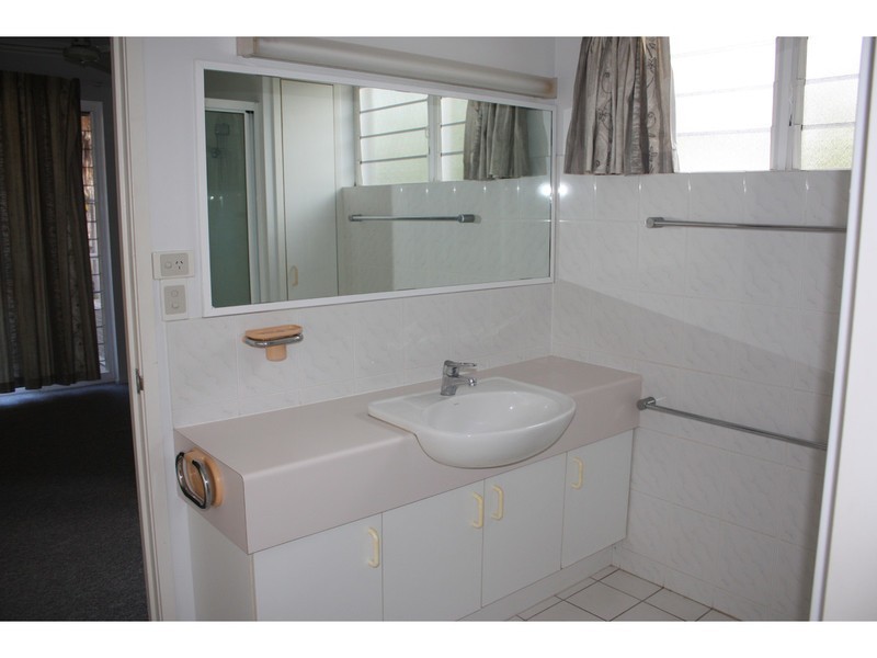 1/377 Stanley Street West, North Ward QLD 4810