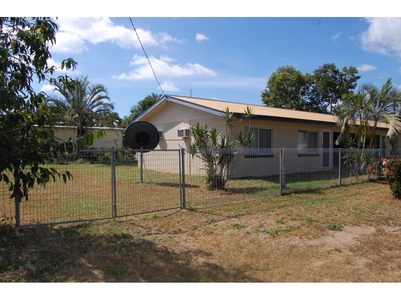 1/201 Pinnacle Drive, Rasmussen QLD 4815