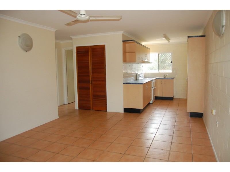 1/201 Pinnacle Drive, Rasmussen QLD 4815