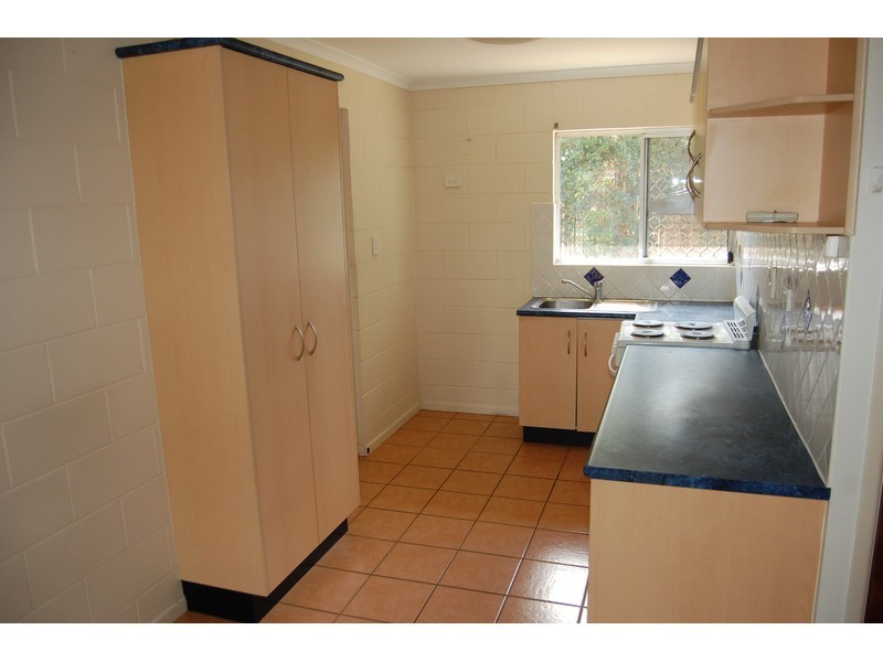 2/201 Pinnacle Drive, Rasmussen QLD 4815