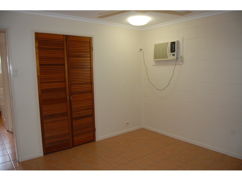 2/201 Pinnacle Drive, Rasmussen QLD 4815