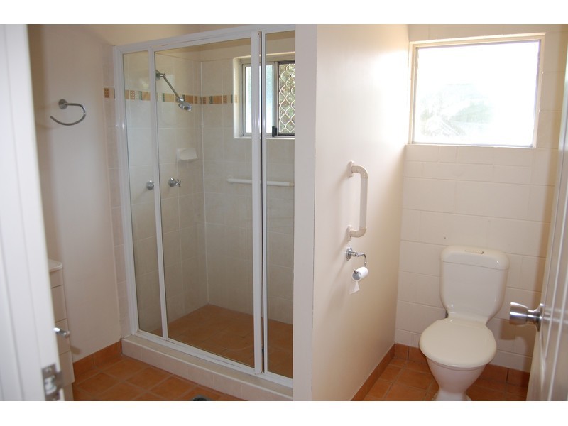 2/201 Pinnacle Drive, Rasmussen QLD 4815