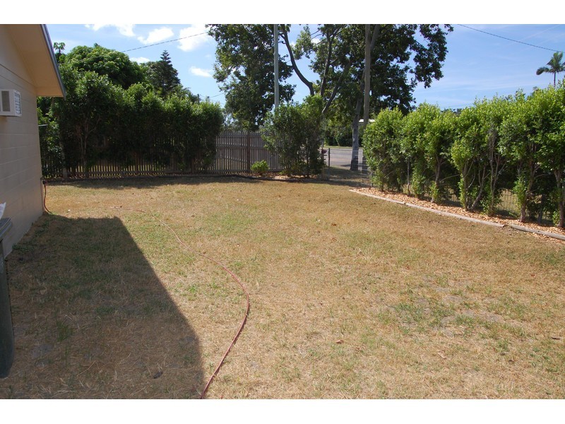 2/201 Pinnacle Drive, Rasmussen QLD 4815