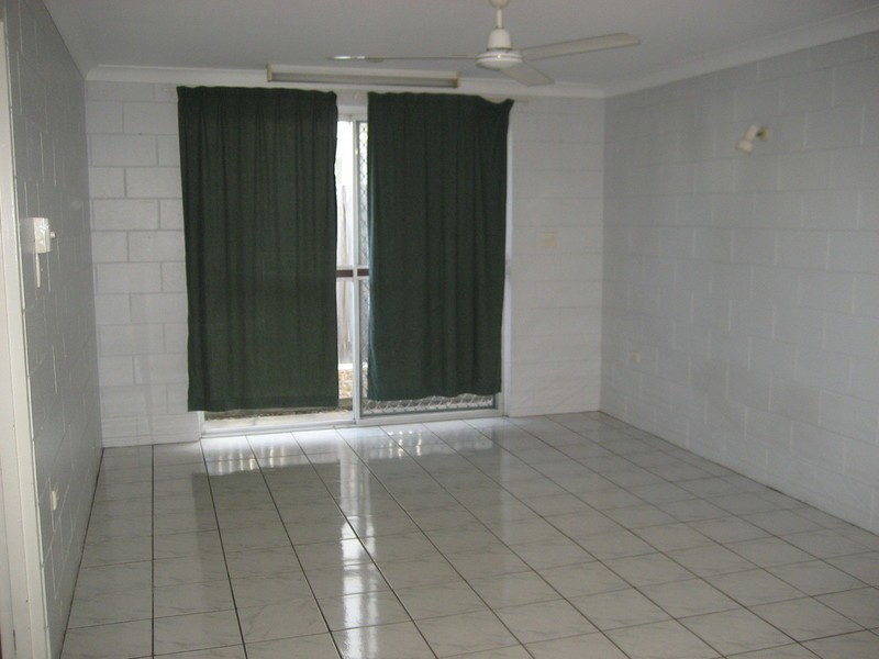 2/15 Rose Street, North Ward QLD 4810