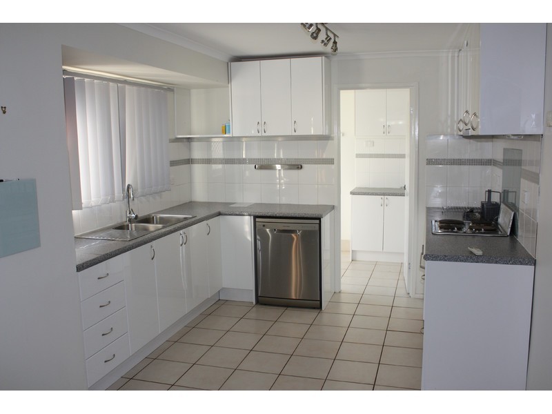 11 Loretta Court, Rasmussen QLD 4815