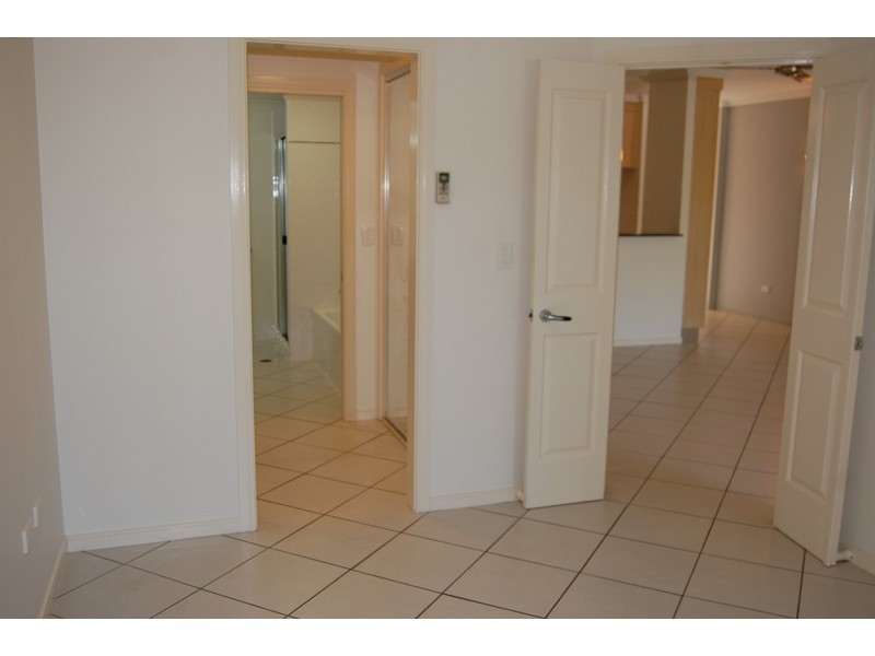 22/18 Sir Leslie Theise Drive, Townsville City QLD 4810