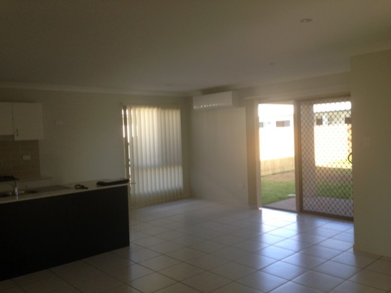 27 Ellenor Street, Mount Low QLD 4818