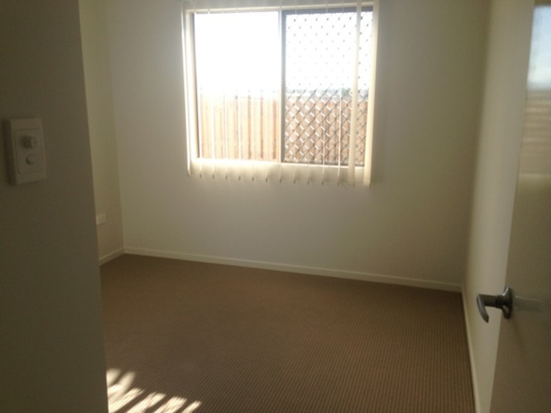 27 Ellenor Street, Mount Low QLD 4818