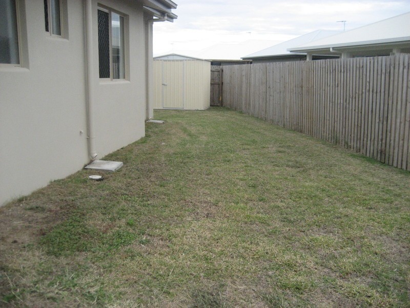 27 Ellenor Street, Mount Low QLD 4818