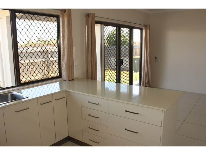 2/1 Vai Avenue, Condon QLD 4815