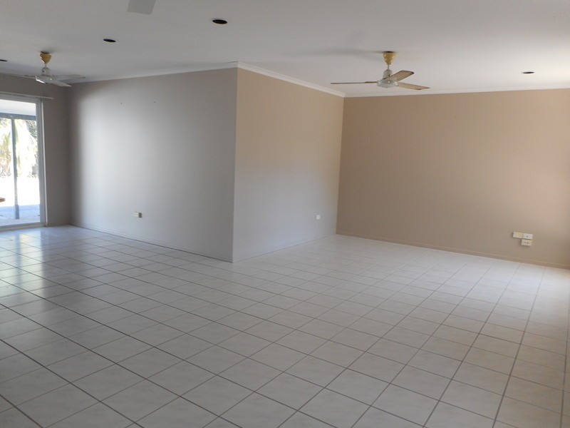 42 Warland Street, Kirwan QLD 4817