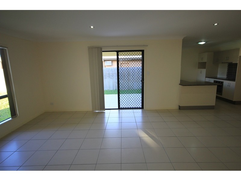 52 Kroymans Drive, Mount Louisa QLD 4814