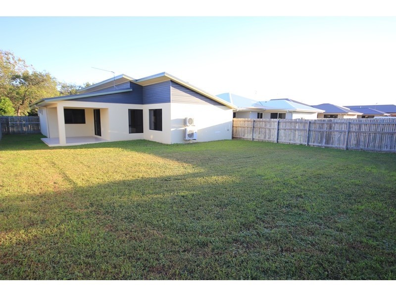 52 Kroymans Drive, Mount Louisa QLD 4814