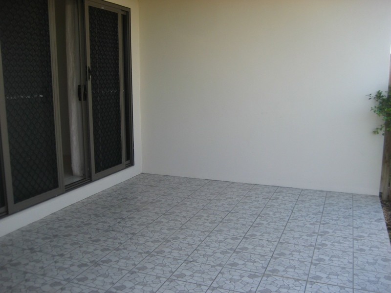 1/2 Vai Avenue, Condon QLD 4815