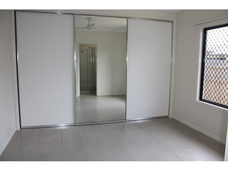 10 Hollanders Crescent, Kelso QLD 4815