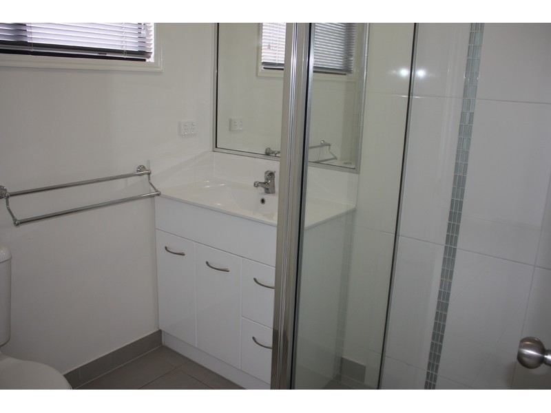 10 Hollanders Crescent, Kelso QLD 4815