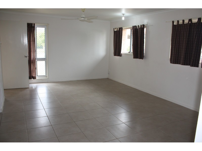 317 Pinnacle Drive, Rasmussen QLD 4815