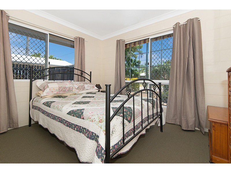 20 Amber Avenue, Rasmussen QLD 4815