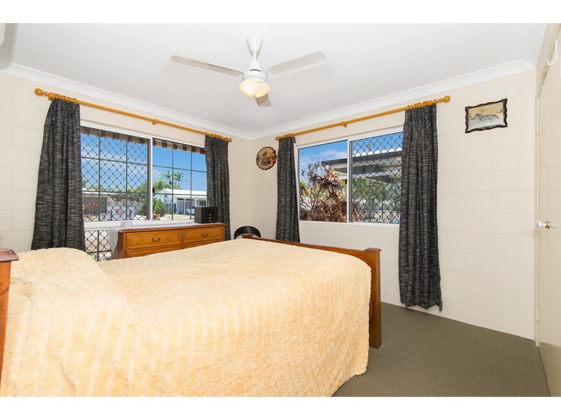 20 Amber Avenue, Rasmussen QLD 4815