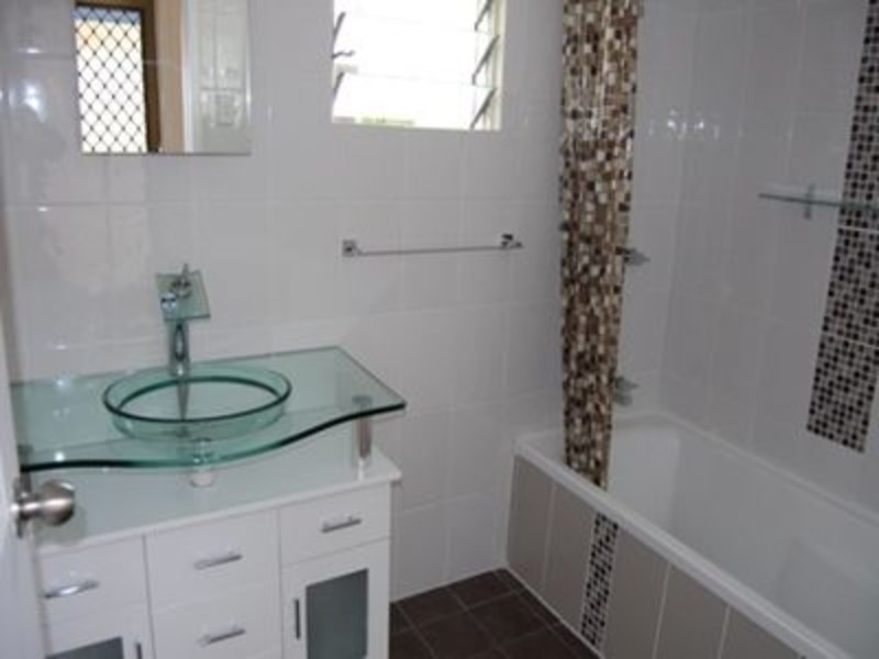 27 Wood Street, Mundingburra QLD 4812