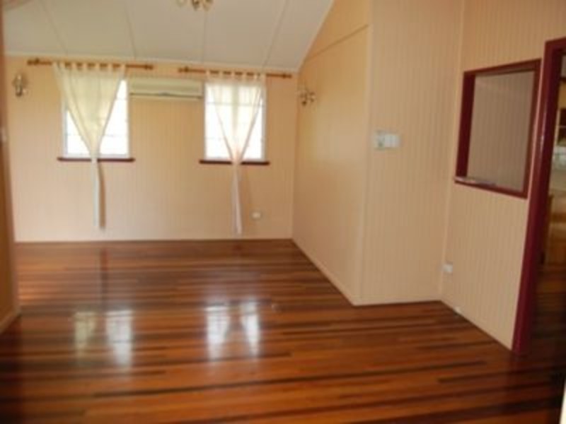 27 Wood Street, Mundingburra QLD 4812