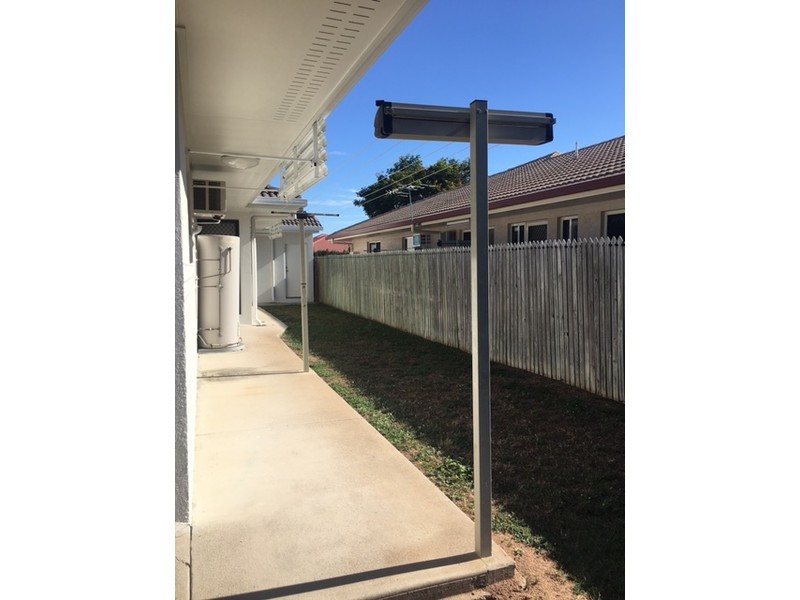 33 Elphinstone Drive, Kirwan QLD 4817