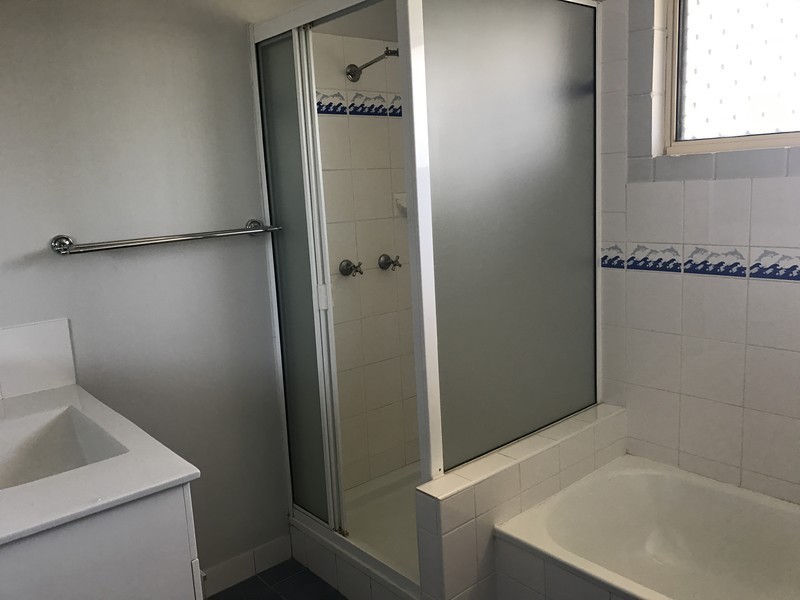 2 Lyndhurst Street, Mount Louisa QLD 4814