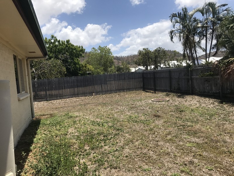 2 Lyndhurst Street, Mount Louisa QLD 4814