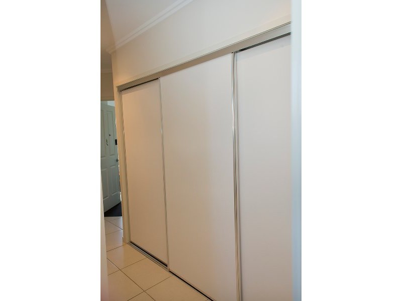 13 Shark Court, Mount Louisa QLD 4814