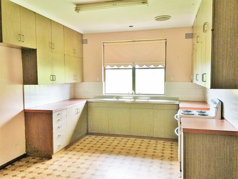 211 Luddenham Road, Orchard Hills NSW 2748