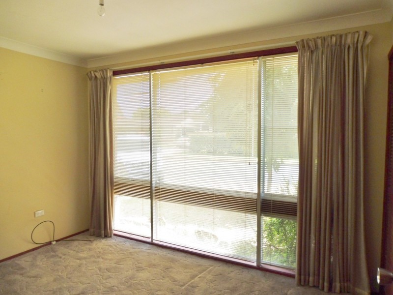 8 Tarragen Avenue, Hobartville NSW 2753