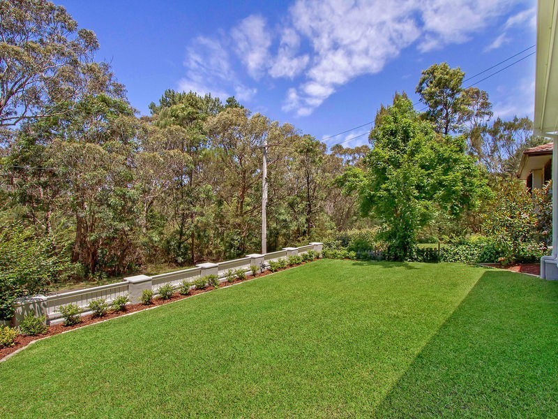 8 Central Street, Wentworth Falls NSW 2782