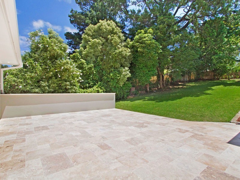 8 Central Street, Wentworth Falls NSW 2782