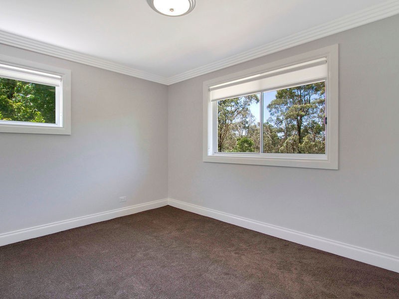 8 Central Street, Wentworth Falls NSW 2782