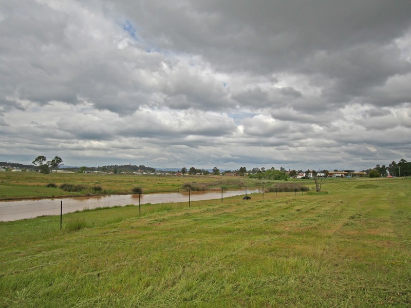 64 Wine Country Drive, Nulkaba NSW 2325
