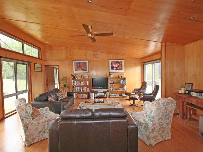 204 Thompsons Road, Milbrodale NSW 2330