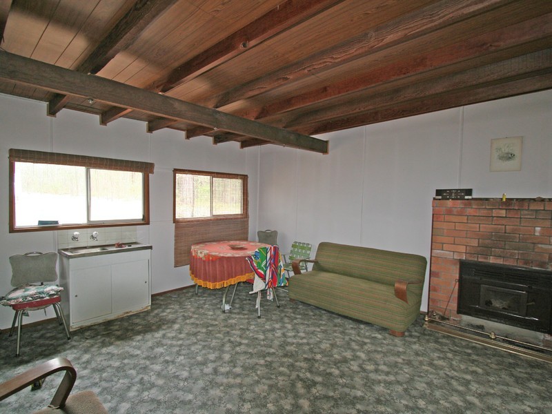5 Budd Road, Cedar Creek NSW 2325