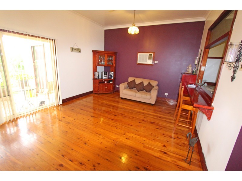 38 Anzac Avenue, Cessnock NSW 2325