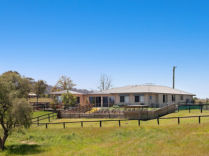 665 Luskintyre Road, Luskintyre NSW 2321