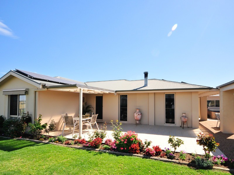 665 Luskintyre Road, Luskintyre NSW 2321