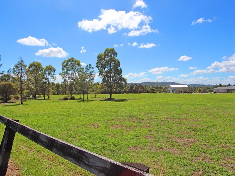 5 Barrington Place, Rothbury NSW 2320
