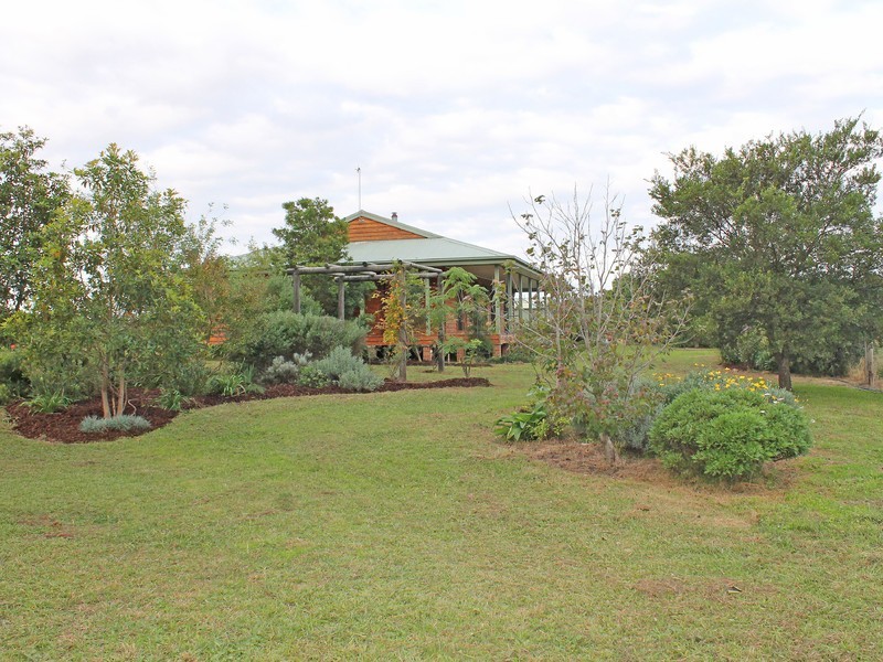 155 Barraba Lane, Quorrobolong NSW 2325