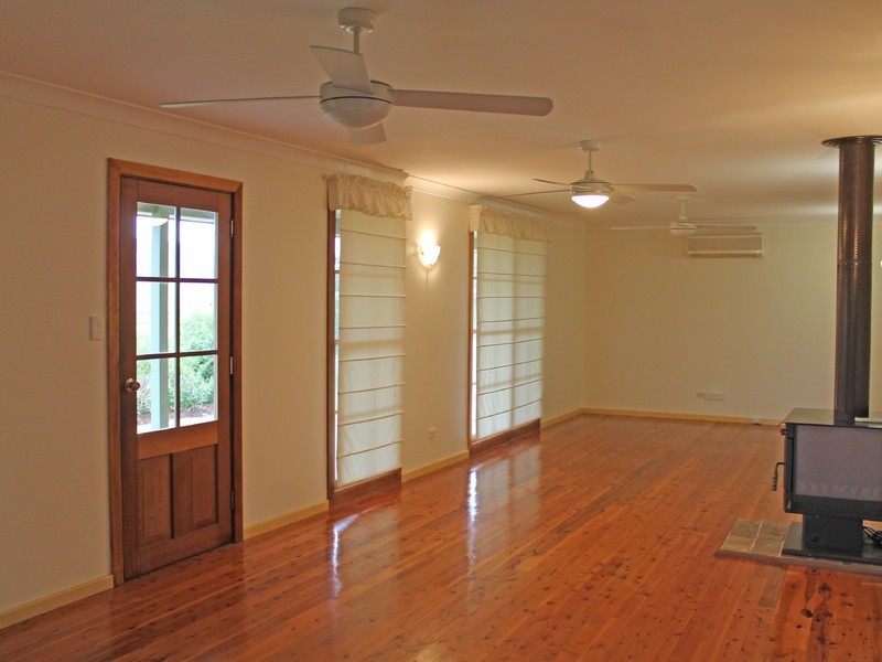 155 Barraba Lane, Quorrobolong NSW 2325