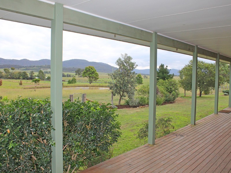 155 Barraba Lane, Quorrobolong NSW 2325