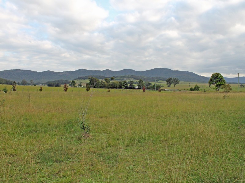 155 Barraba Lane, Quorrobolong NSW 2325