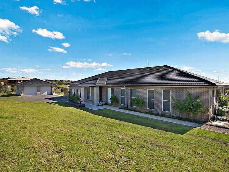 8 Loch Katrine Drive, Lochinvar NSW 2321