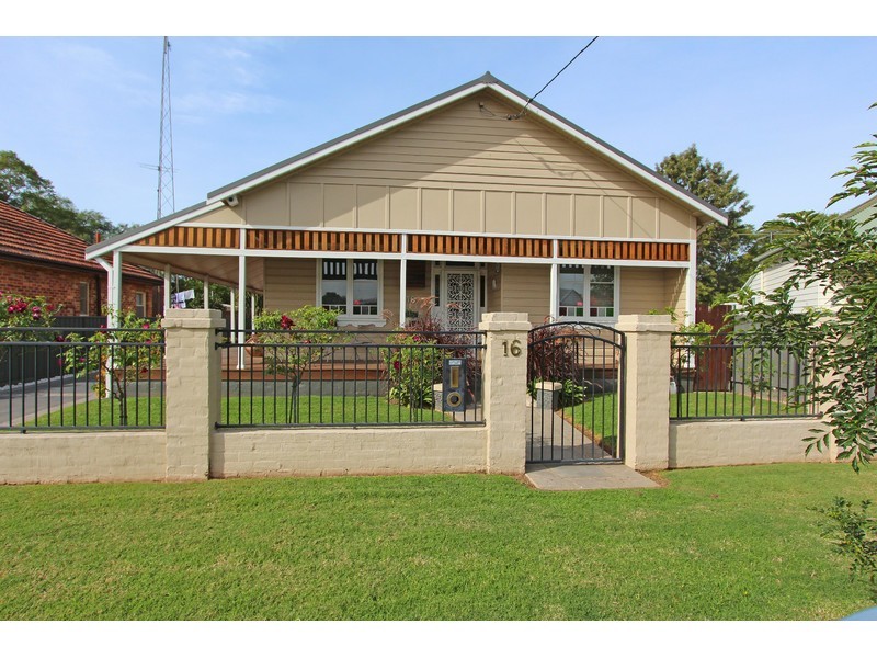 16 Bent Street, Cessnock NSW 2325