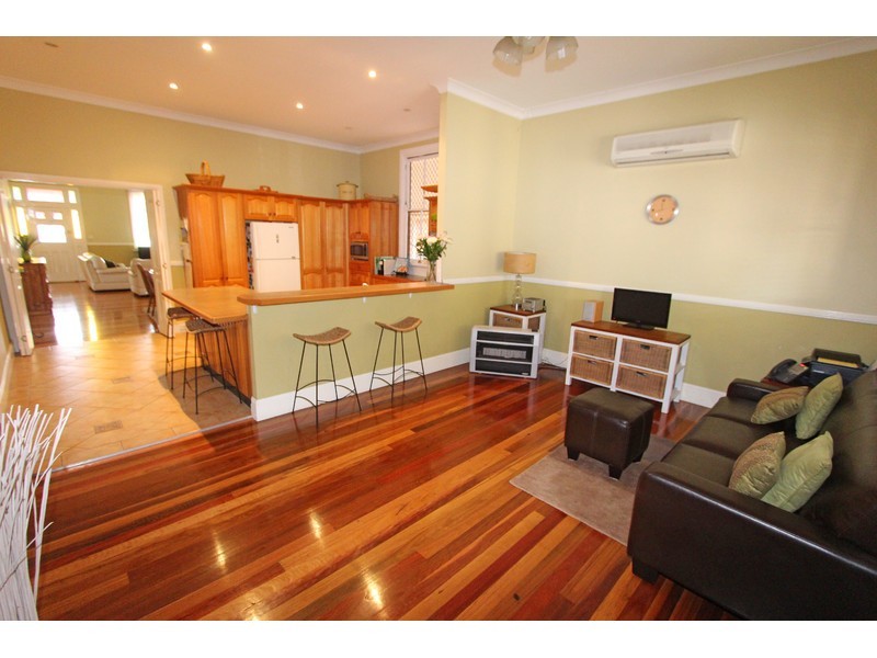 16 Bent Street, Cessnock NSW 2325