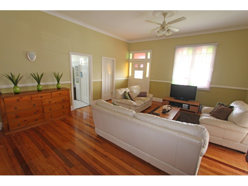 16 Bent Street, Cessnock NSW 2325