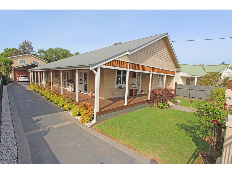 16 Bent Street, Cessnock NSW 2325